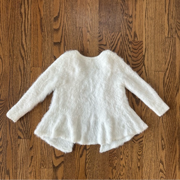 Size 5T Girls White Faux Fur Cardigan Wrap Coat - Picture 4 of 7